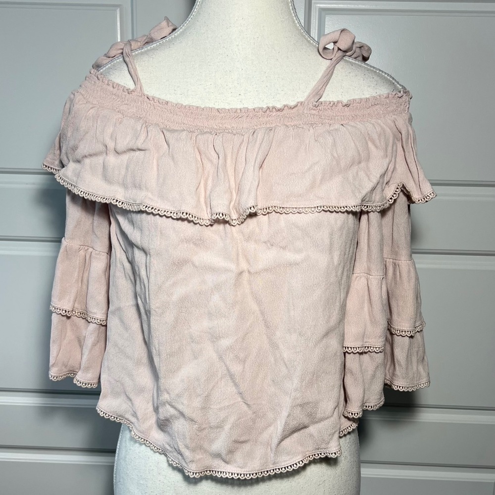 Willow & Clay Pink Off Shoulder Smocked Ruffle Tiered Bell Sleeve Top M